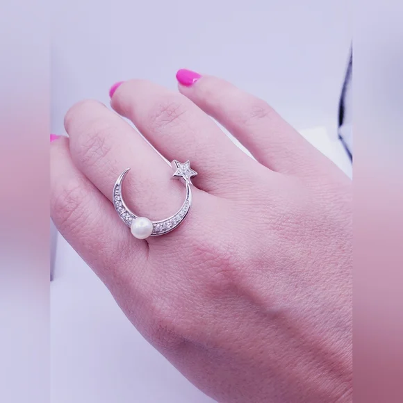 White Diamond Simulants & Pearl 925 Sterling Silver Moon & Star Ring - Picture 3 of 5